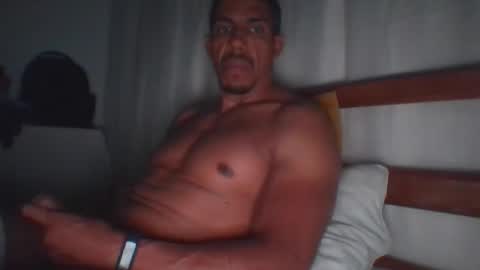 Snapshot of artmanuelarturo chatting on 3, 10, 2025 artmanuelarturo online show from 3, 10, 2025