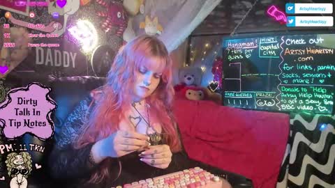 ArtsyHeartsyy online show from 2, 12, 2025