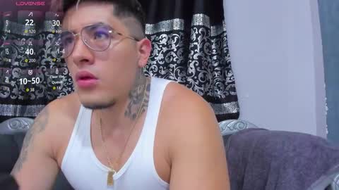 Snapshot of arturfrostt chatting on 4, 12, 2025 Artur online show from 4, 12, 2025