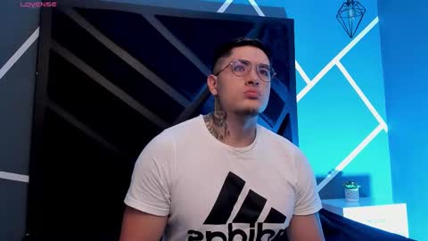 Snapshot of arturfrostt chatting on 16, 12, 2025 Artur online show from 16, 12, 2025