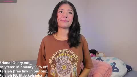 Snapshot of ary_and_kel chatting on 18, 12, 2024 Ariana and Kelsieh online show from 18, 12, 2024