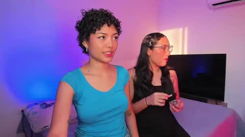 Snapshot of ary_and_kel chatting on 12, 3, 2025 Ariana and Kelsieh online show from 12, 3, 2025