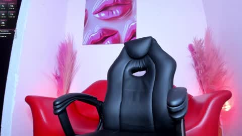 Snapshot of arybutty chatting on 2, 3, 2025 Ary online show from 2, 3, 2025