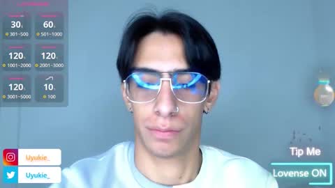 Snapshot of ash_v1 chatting on 30, 11, 2025 Ash online show from 30, 11, 2025