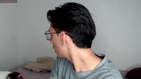 Snapshot of ash_v1 chatting on 15, 12, 2025 Ash online show from 15, 12, 2025