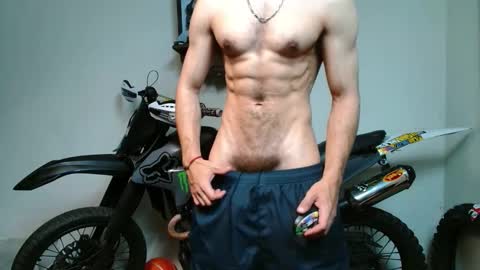 Snapshot of ash_wingrant chatting on 1, 10, 2025 ash_wingrant online show from 1, 10, 2025