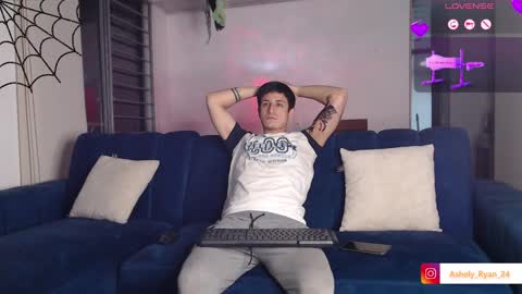 Ashley And Ryan  online show from 18, 10, 2025