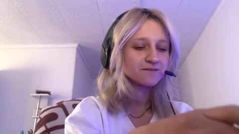 Snapshot of ashelyparcell chatting on 1, 12, 2025 July online show from 1, 12, 2025