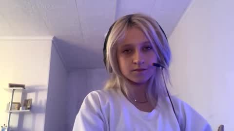 Snapshot of ashelyparcell chatting on 2, 12, 2025 July online show from 2, 12, 2025