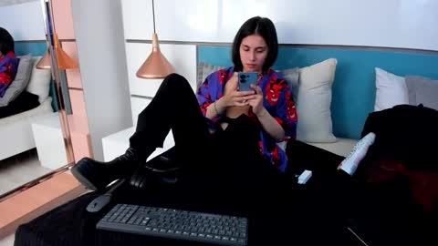 Ashkoreh online show from 9, 2, 2026