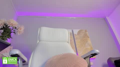 Snapshot of ashleey_thompsonn chatting on 14, 12, 2025 Ashley online show from 14, 12, 2025