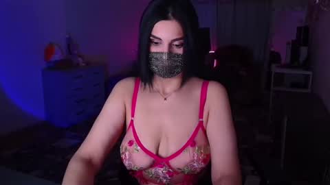   Yasmina   online show from 6, 12, 2024