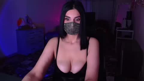   Yasmina   online show from 9, 12, 2024