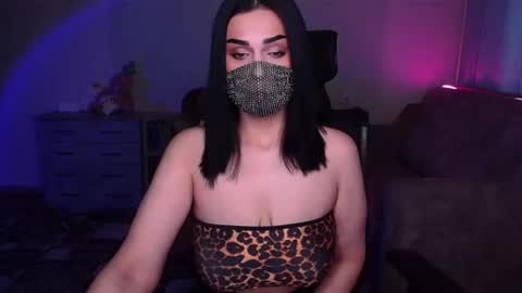   Yasmina   online show from 2, 1, 2025