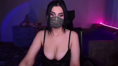   Yasmina   online show from 22, 1, 2025