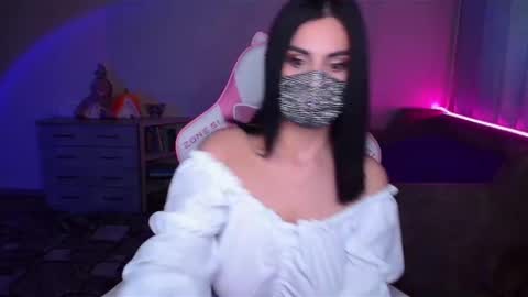   Yasmina   online show from 7, 2, 2025