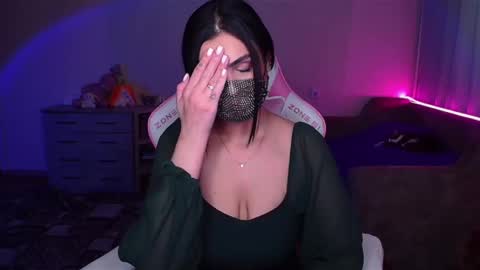   Yasmina   online show from 10, 2, 2025