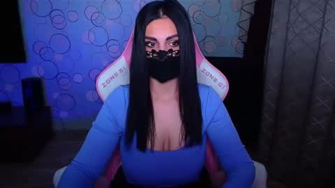   Yasmina   online show from 18, 11, 2025