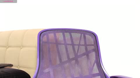 Soy Ash online show from 1, 2, 2025