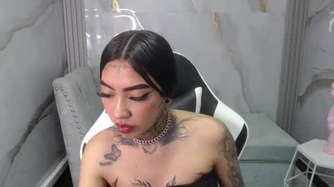 Snapshot of ashley_blum_v chatting on 12, 10, 2025 ashley_blum_v online show from 12, 10, 2025