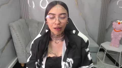 Snapshot of ashley_blum_v chatting on 17, 10, 2025 ashley_blum_v online show from 17, 10, 2025