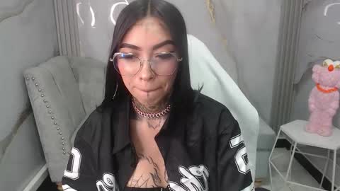 Snapshot of ashley_blum_v chatting on 19, 10, 2025 ashley_blum_v online show from 19, 10, 2025