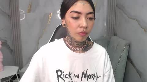 Snapshot of ashley_blum_v chatting on 1, 11, 2025 ashley_blum_v online show from 1, 11, 2025