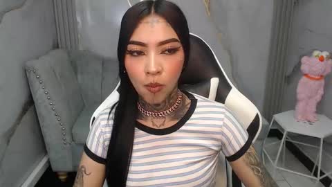 Snapshot of ashley_blum_v chatting on 19, 11, 2025 ashley_blum_v online show from 19, 11, 2025