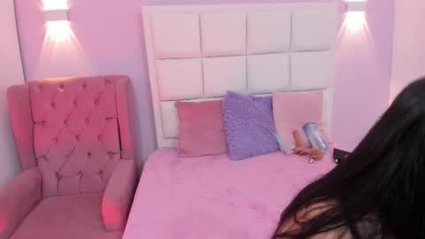 Snapshot of ashley_petit chatting on 9, 10, 2025 ashley_petit online show from 9, 10, 2025