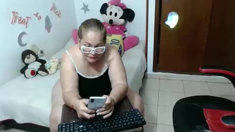 ashley pink11 online show from 8, 10, 2025