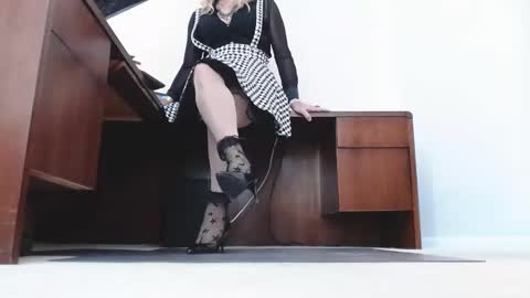 Ashley Ann online show from 17, 11, 2025