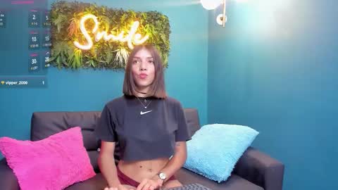 Snapshot of ashleymonrroe_ chatting on 13, 10, 2025 Ashley Monroe online show from 13, 10, 2025