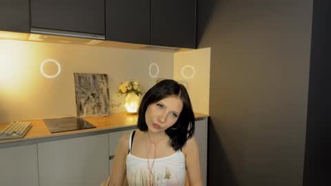 Ashley online show from 3, 11, 2025