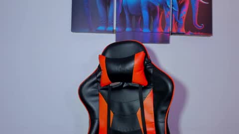 Snapshot of ashleytravis_ chatting on 14, 1, 2025 online show from 14, 1, 2025