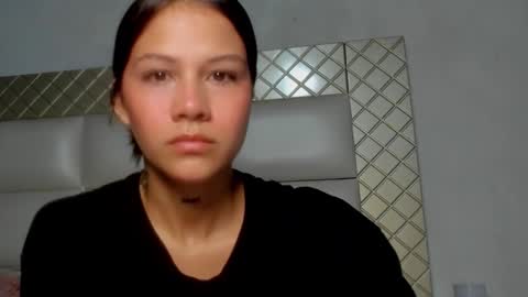 Snapshot of ashleytravis_ chatting on 19, 10, 2025 online show from 19, 10, 2025