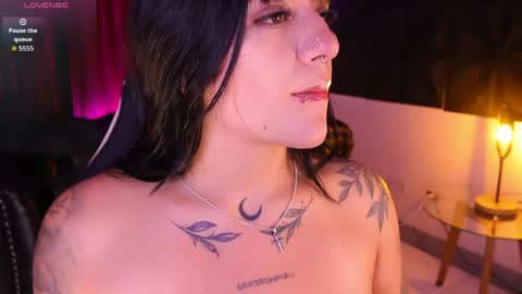 Ashley Lauren online show from 15, 4, 2026