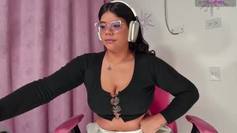 Ashleyy18   online show from 9, 2, 2025