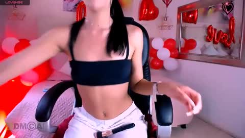 Snapshot of ashlie_dixon1 chatting on 13, 2, 2025 Ashlie  online show from 13, 2, 2025