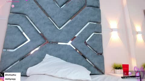 Snapshot of ashlyrey_1 chatting on 28, 12, 2024 Ashly online show from 28, 12, 2024