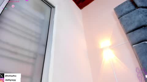 Snapshot of ashlyrey_1 chatting on 8, 1, 2025 Ashly online show from 8, 1, 2025