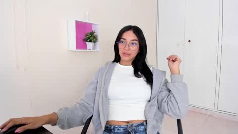 Camila online show from 20, 12, 2024