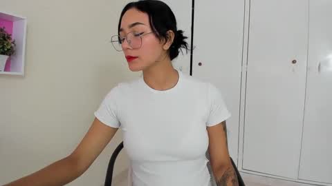 Camila online show from 8, 2, 2025