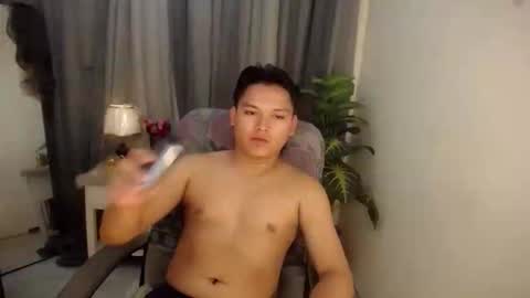 Snapshot of asian_handsomexx chatting on 26, 10, 2025 asian_handsomexx online show from 26, 10, 2025