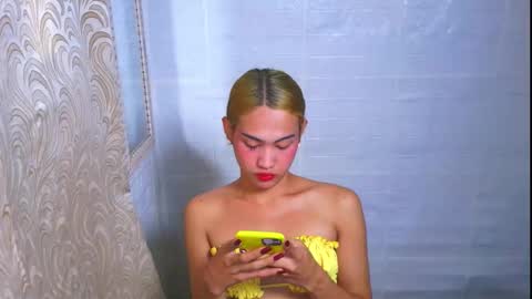 Snapshot of asian_loraine chatting on 27, 9, 2025 LOVELY LORAINE online show from 27, 9, 2025