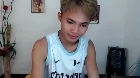 Snapshot of asian_lover05 chatting on 9, 9, 2025 asian_lover05 online show from 9, 9, 2025