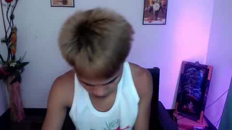 Snapshot of asian_lover05 chatting on 24, 9, 2025 asian_lover05 online show from 24, 9, 2025