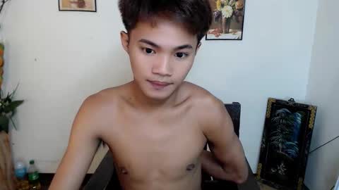 Snapshot of asian_lover05 chatting on 2, 10, 2025 asian_lover05 online show from 2, 10, 2025