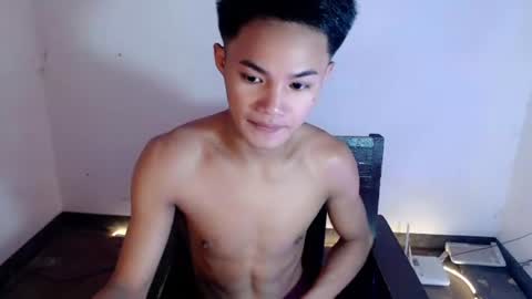 Snapshot of asian_lover05 chatting on 13, 3, 2026 asian_lover05 online show from 13, 3, 2026