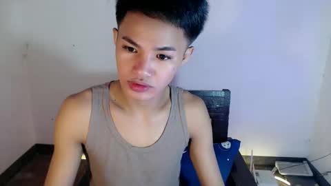Snapshot of asian_lover05 chatting on 15, 3, 2026 asian_lover05 online show from 15, 3, 2026
