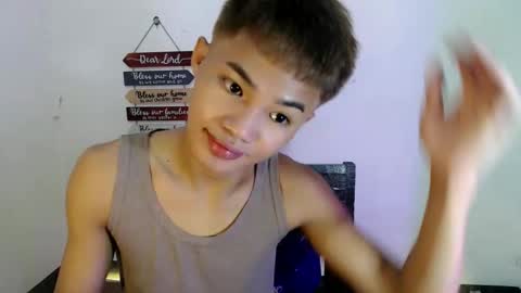 Snapshot of asian_lover05 chatting on 6, 4, 2026 asian_lover05 online show from 6, 4, 2026